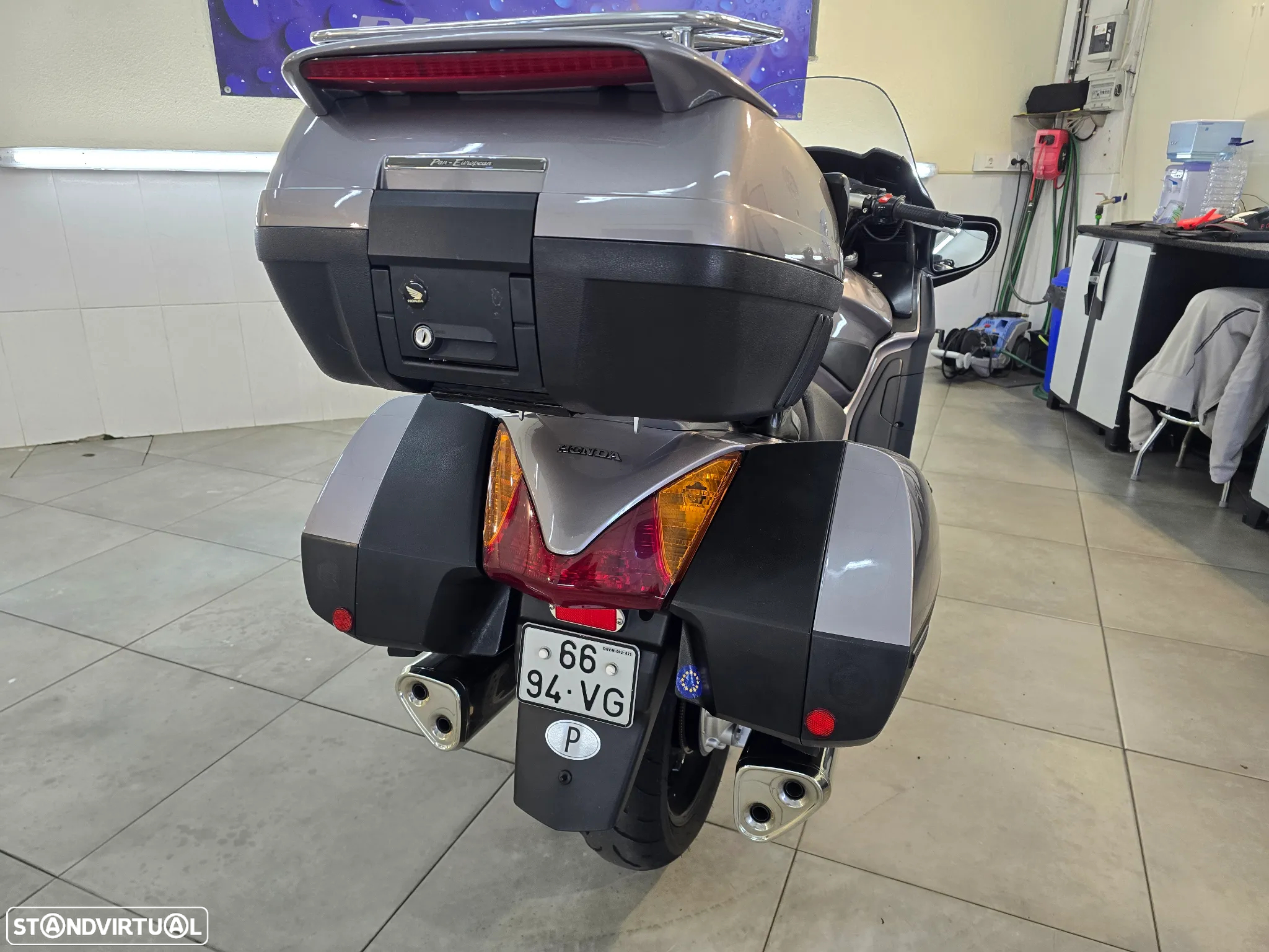 Honda Pan European ABS - 39