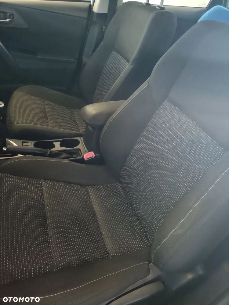 Toyota Auris 1.6 Prestige - 29