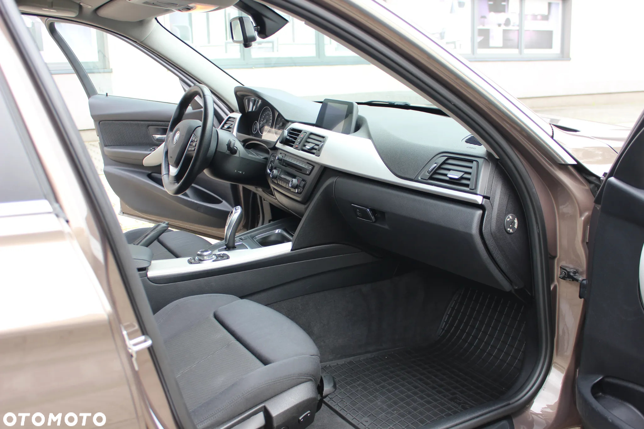 BMW Seria 3 320d Efficient Dynamics - 19