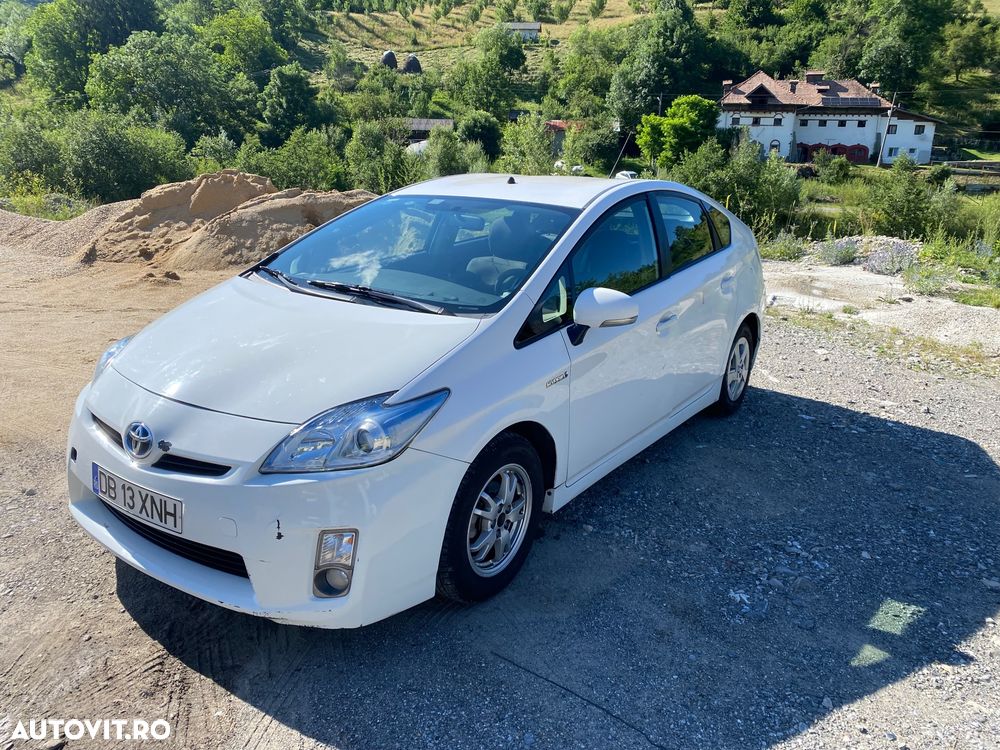Toyota Prius (Hybrid) Luna - 3
