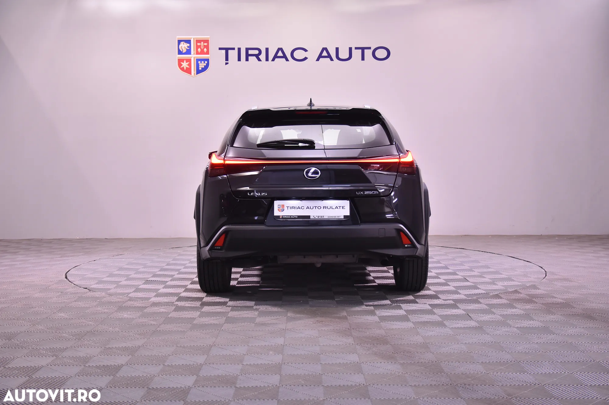 Lexus UX 250h - 4