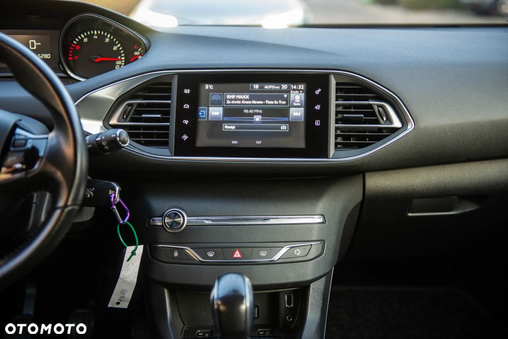 Peugeot 308 1.2 PureTech Access EU6 - 25