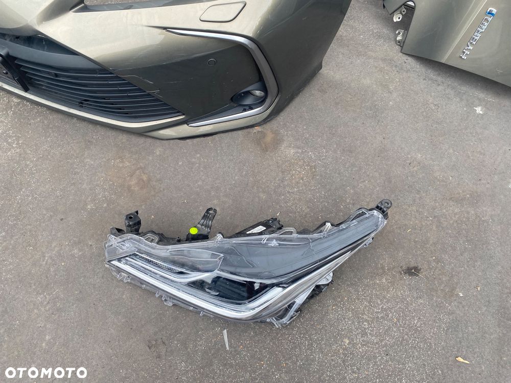 Toyota Corolla E21 E210 SEDAN  Hybrid HYBRYDA 2020r Kompletny przód MASKA BŁOTNIK LAMPA przednia REFLEKTOR LAMPY ZDERZAK pas przedni chłodnice KOMPLETNY CAŁY PRZÓD pokrywa silnika E 210 E 21 - 10