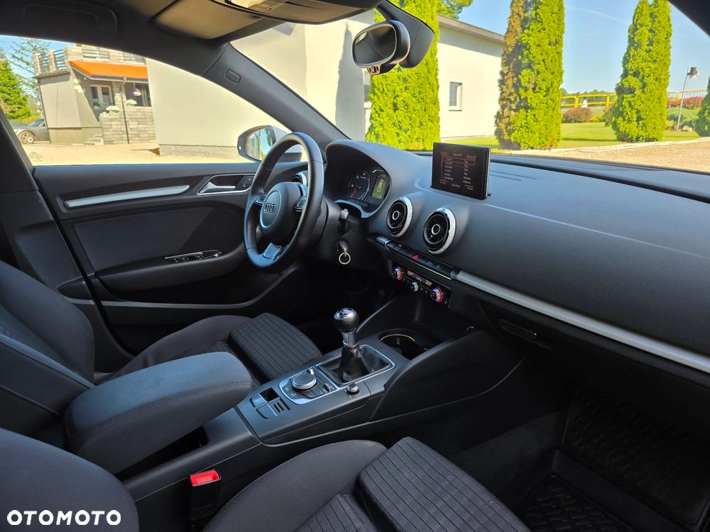 Audi A3 Sportback 2.0 TDI S line Sportpaket - 17
