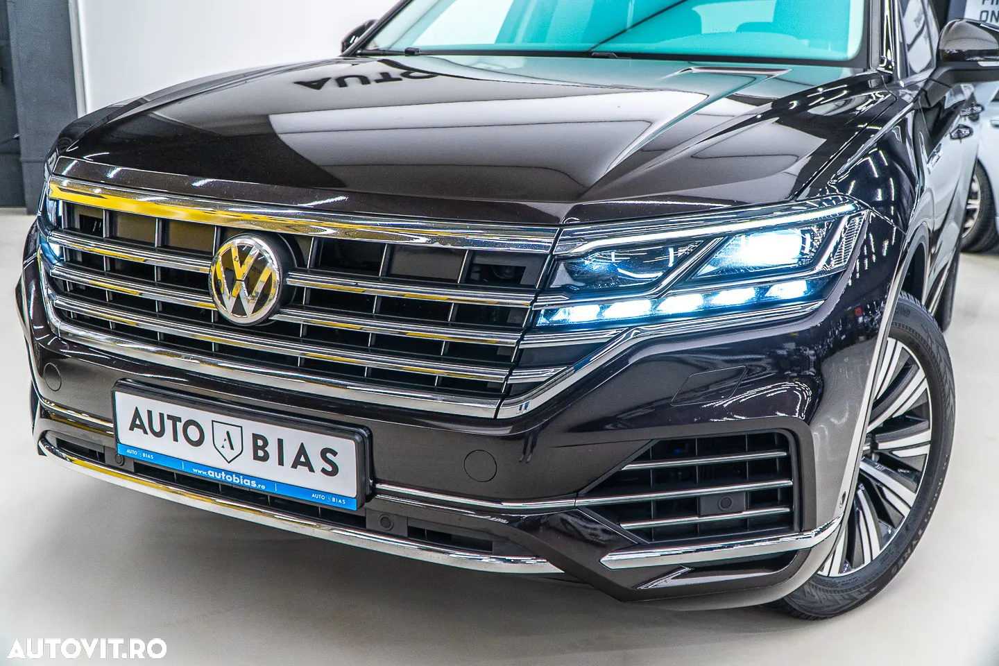 Volkswagen Touareg V6 TDI 4MOTION Elegance - 11