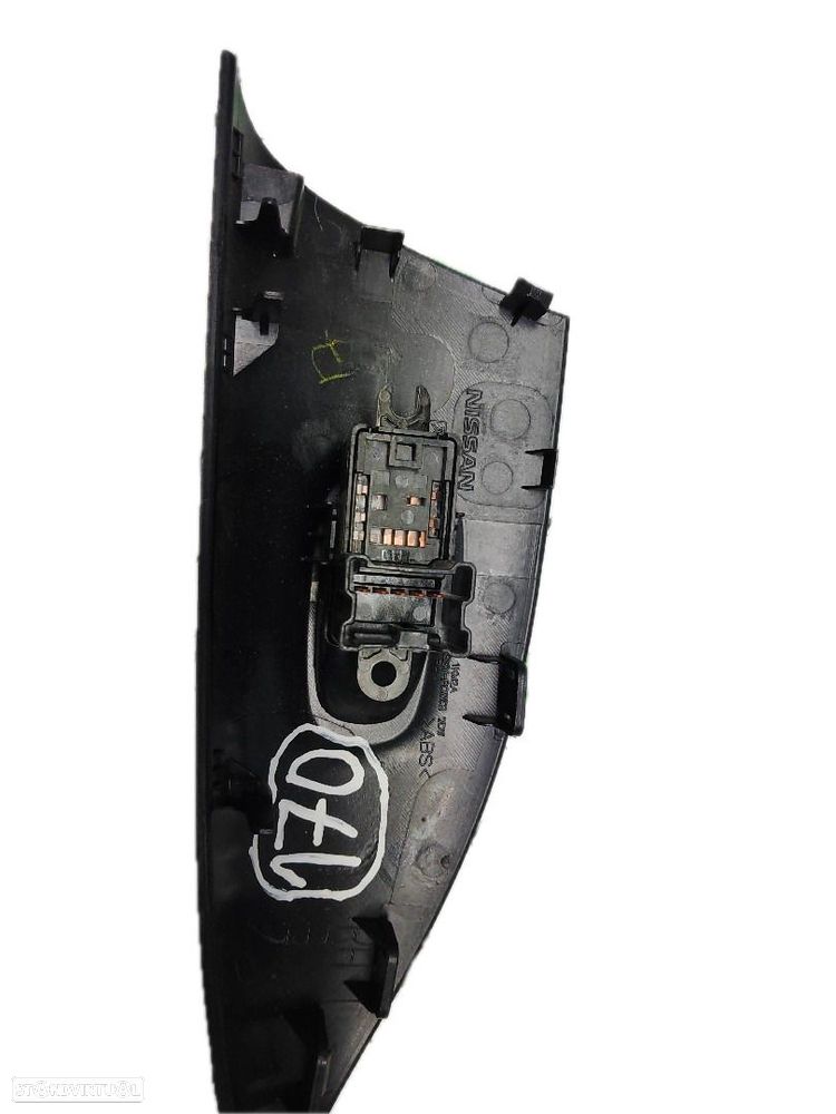 Botão / Botões / Comutador Vidro Dto Nissan Juke (F15) - 2