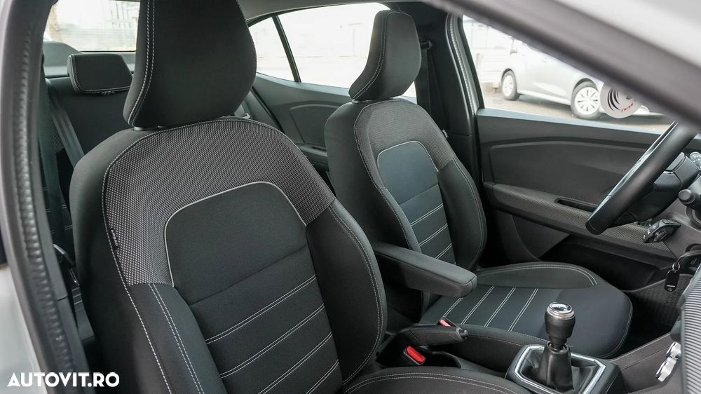 Dacia Logan TCe 90 Essential - 21