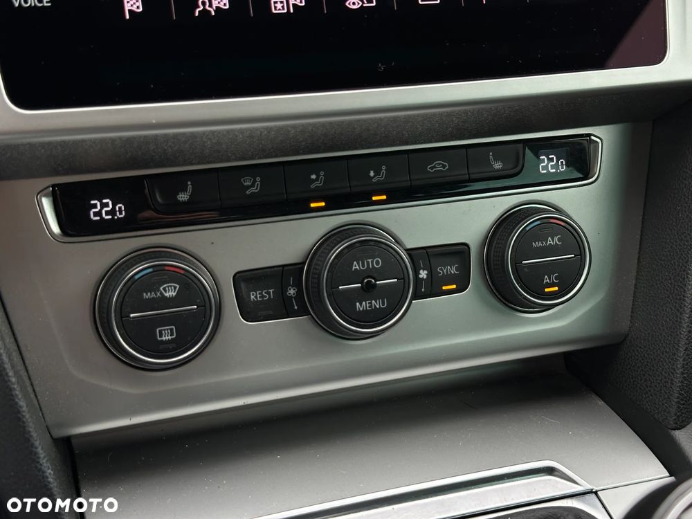 Volkswagen Passat - 17