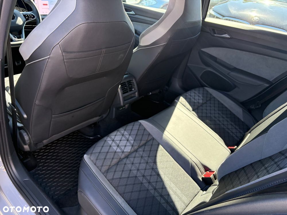 Volkswagen Golf 2.0 TDI SCR DSG R-Line - 23