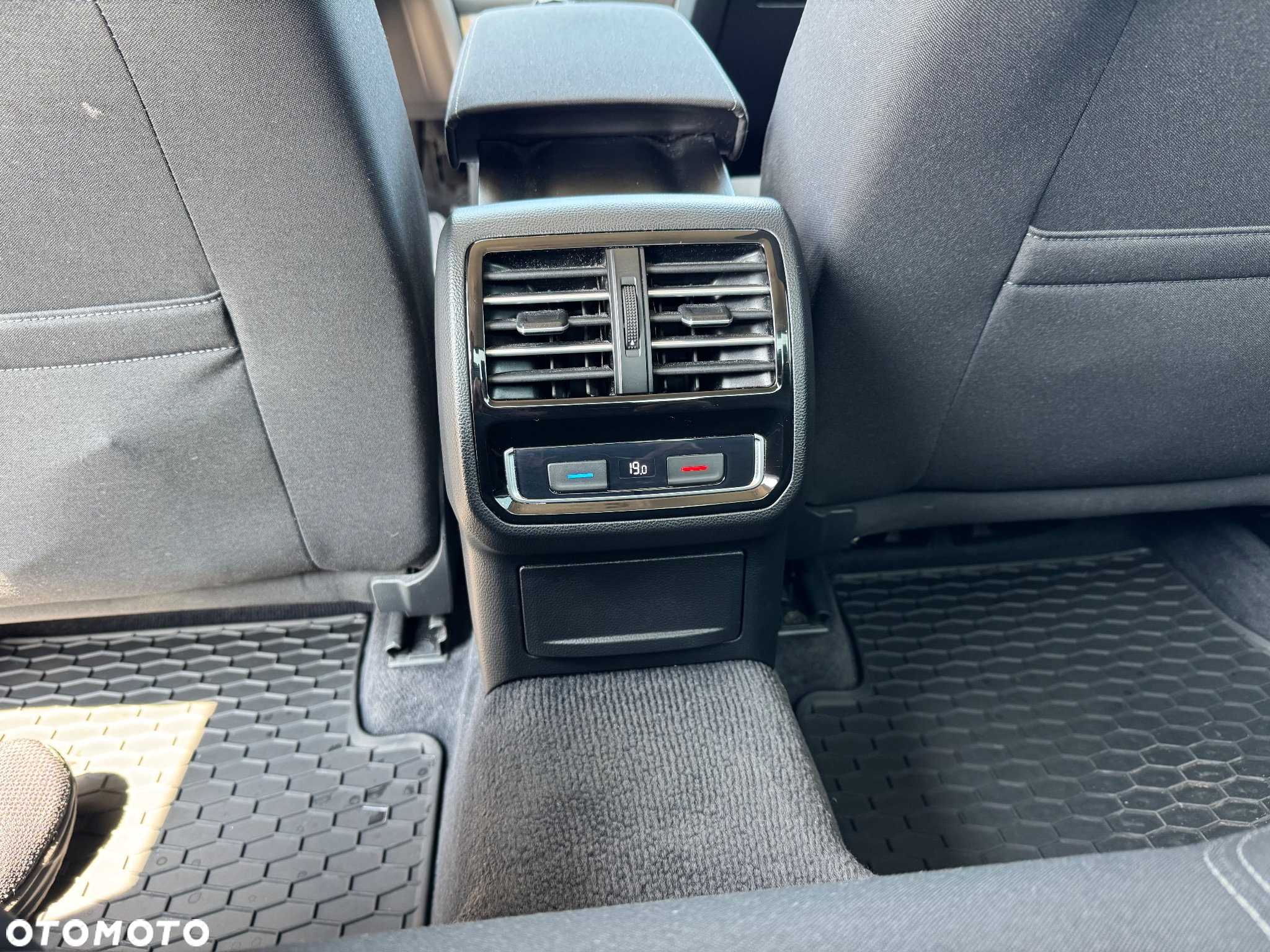 Volkswagen Passat 1.8 TSI BMT Comfortline - 11