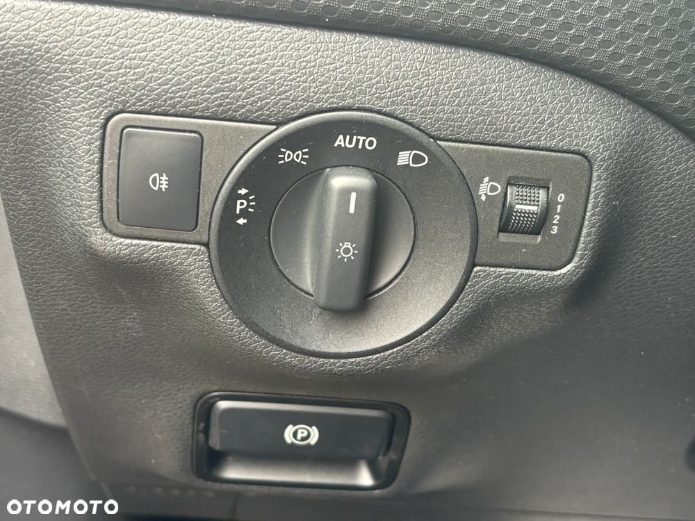 Mercedes-Benz Klasa A 180 (BlueEFFICIENCY) 7G-DCT Style - 27
