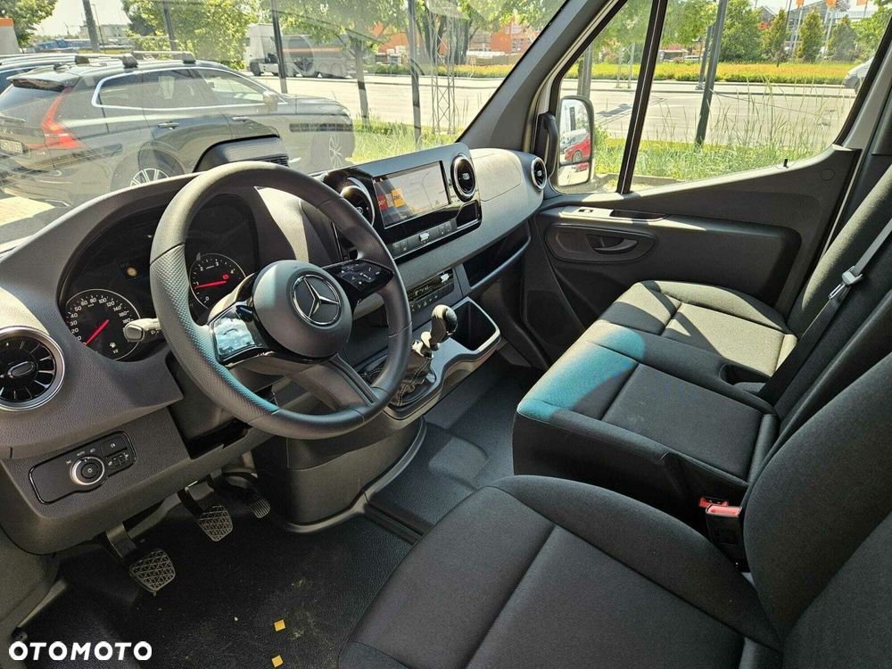 Mercedes-Benz Sprinter Sprinter - 12