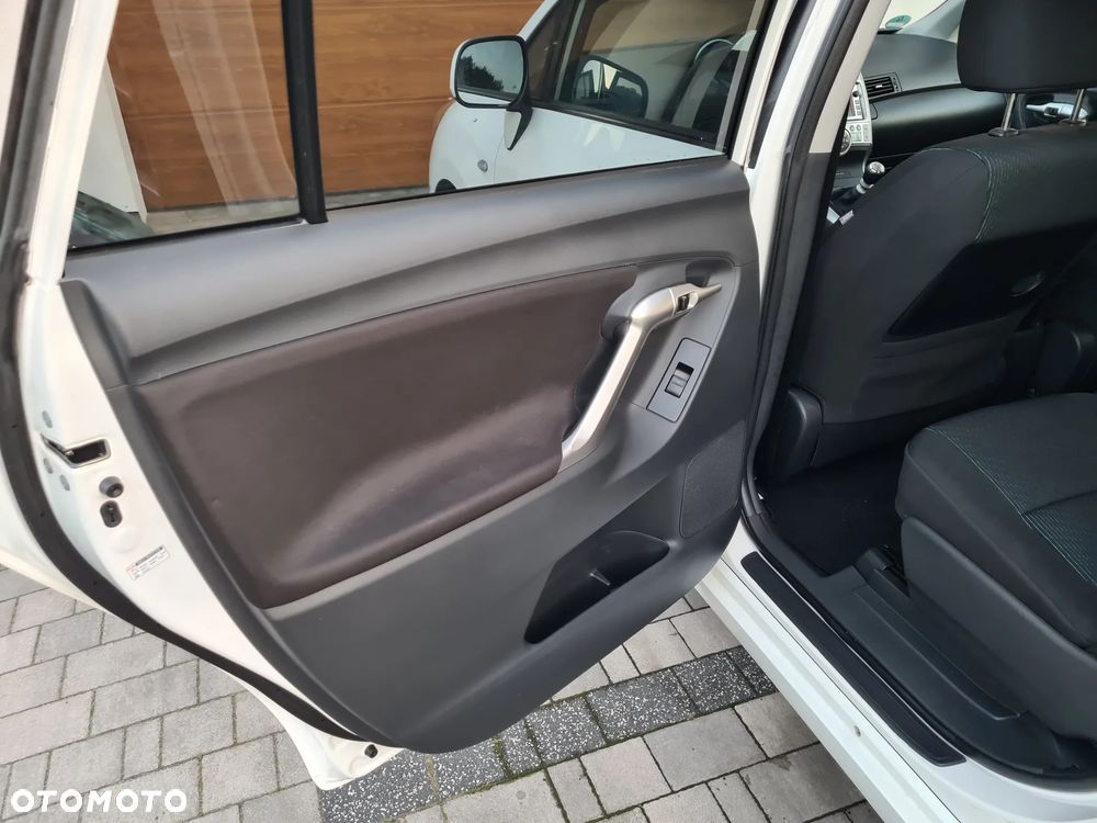 Toyota Verso 1.8 Premium EU5 - 12