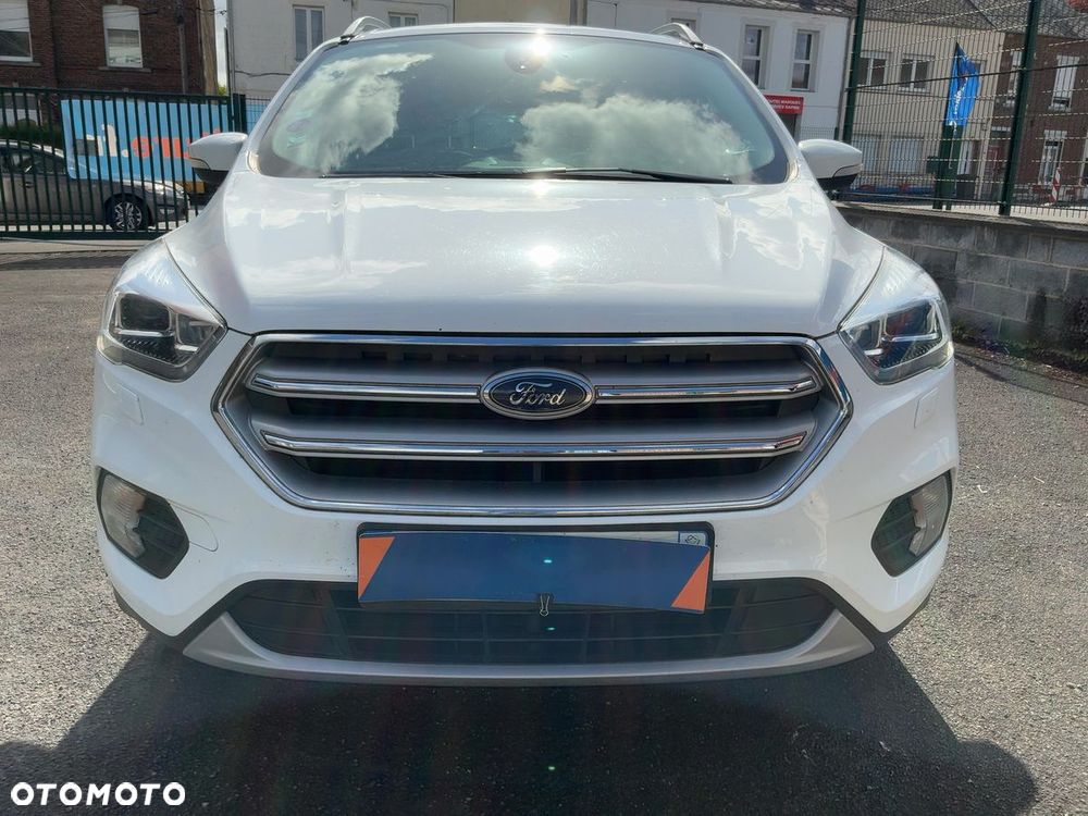 Ford Kuga 1.5 EcoBoost 2x4 Titanium - 1