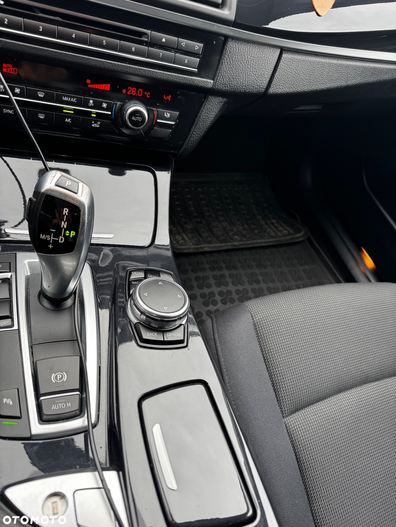 BMW Seria 5 518d - 19