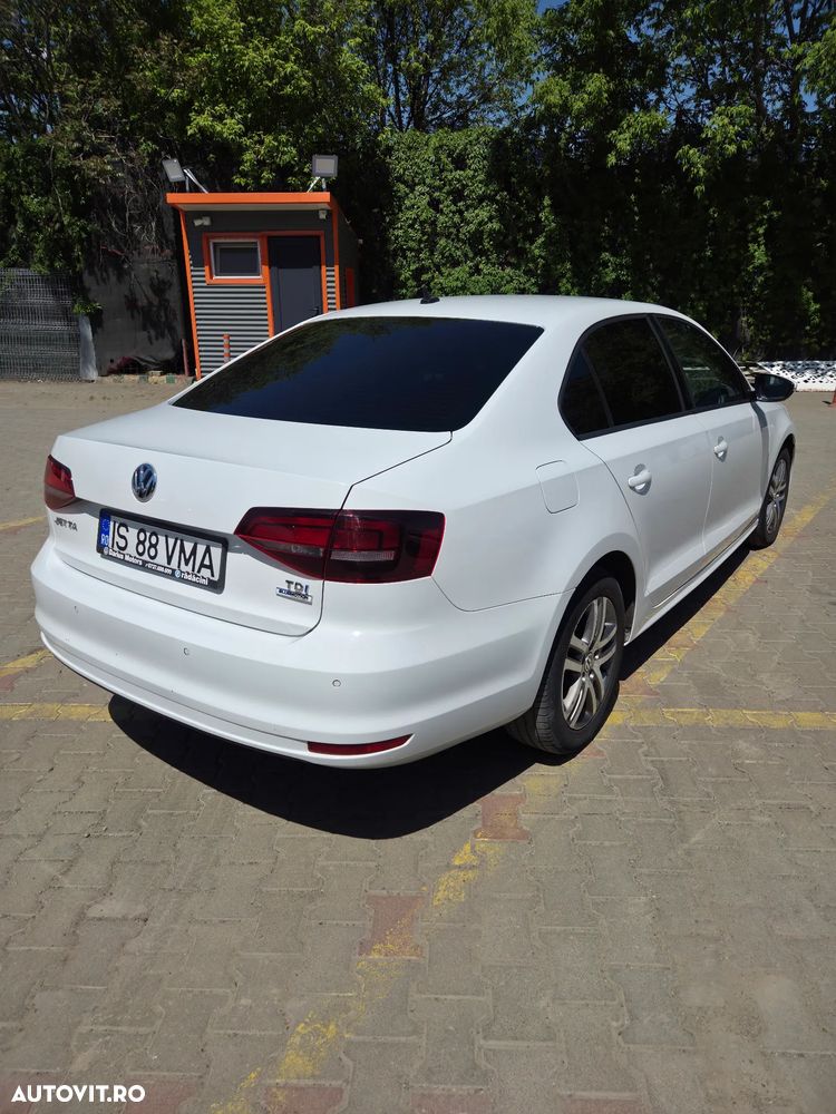 Volkswagen Jetta 2.0 TDI Comfortline - 4