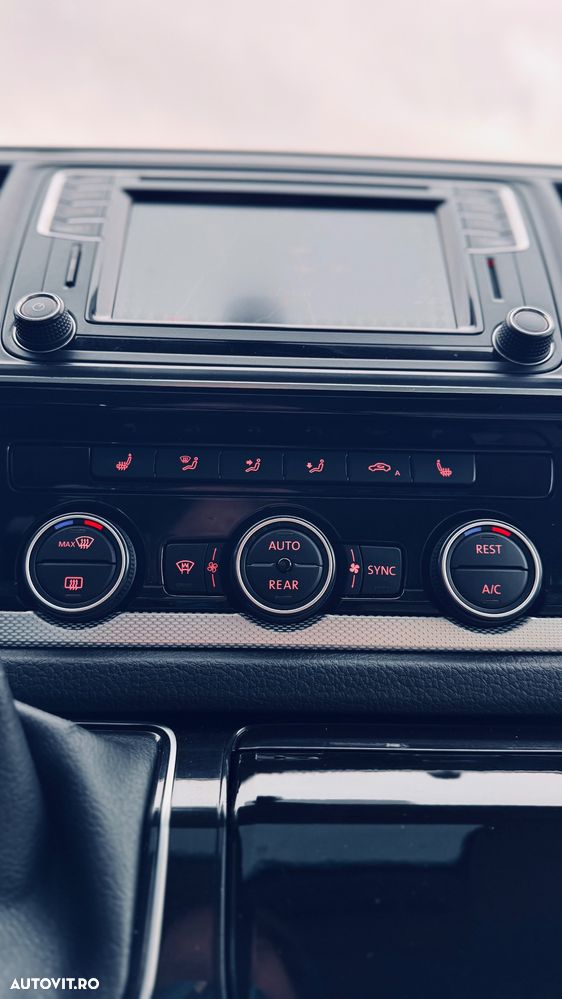 Volkswagen Multivan - 33