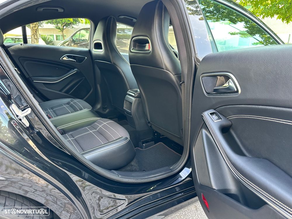 Mercedes-Benz CLA 220 CDI Urban Aut. - 33