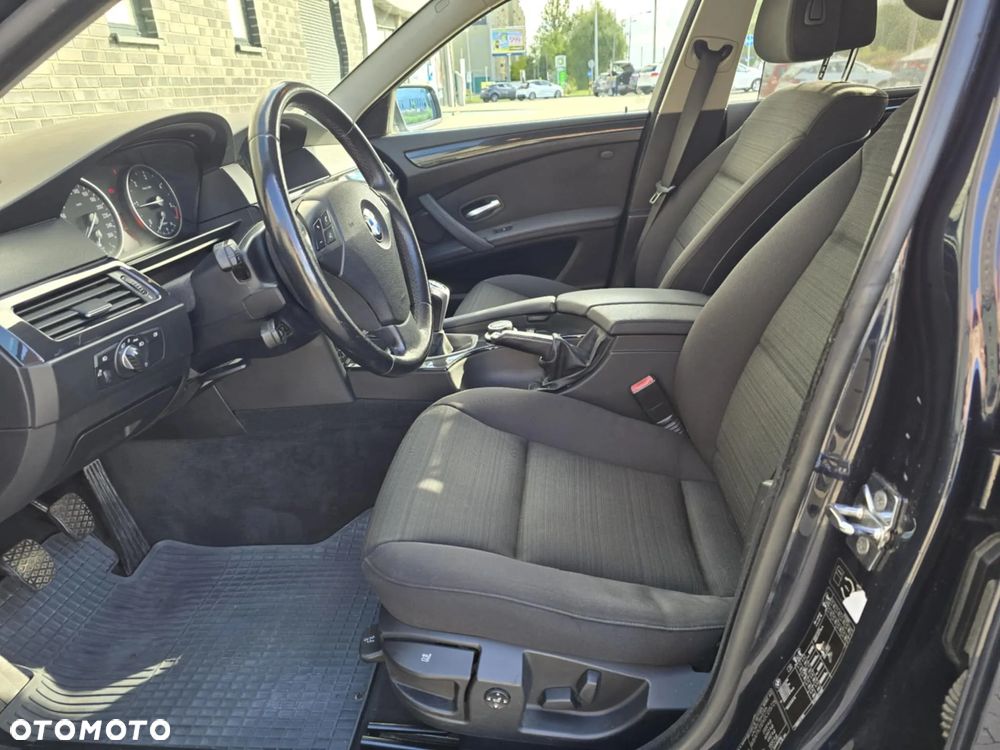 BMW Seria 5 520d Touring Special Edition - 19