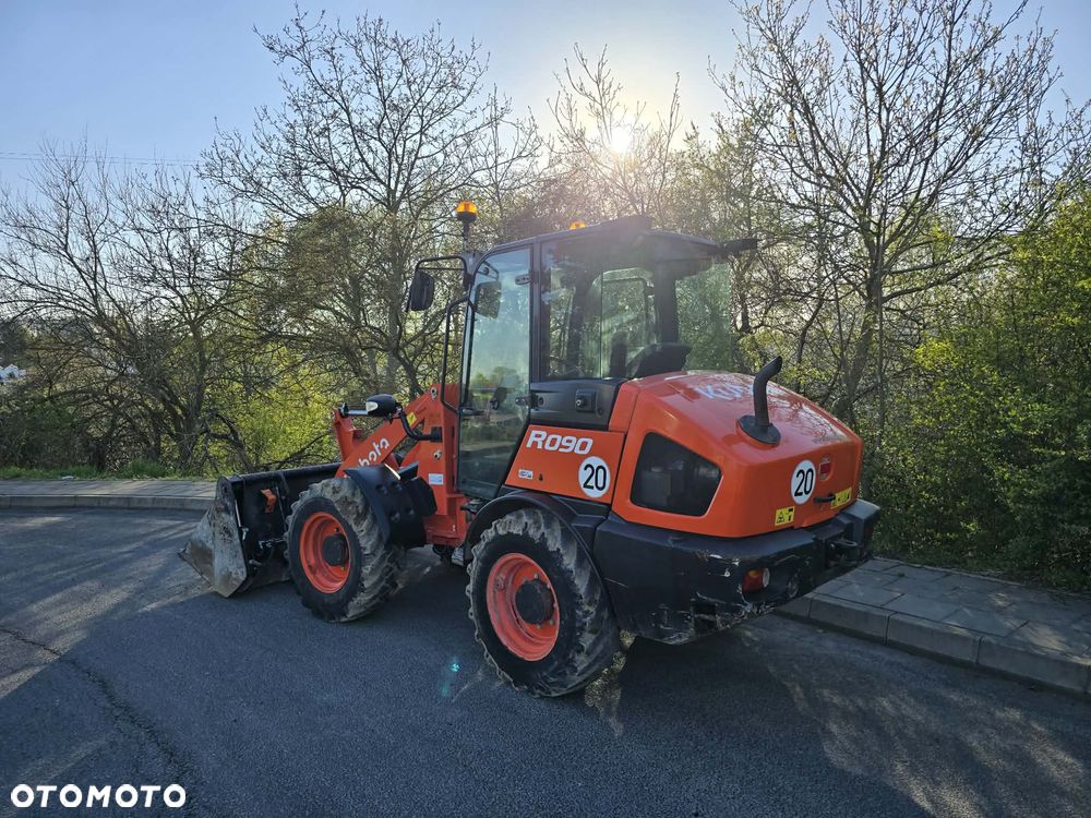 Kubota R090 SALON PL 1 WŁ  NOWY SILNIK 600MTH - 3