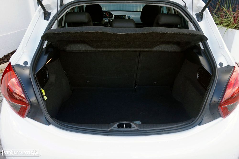 Peugeot 208 1.5 BlueHDi Signature - 21