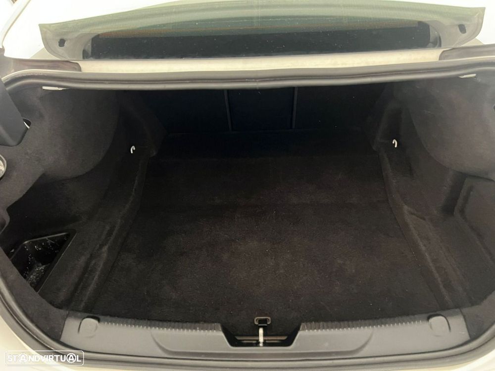 Jaguar XE 2.0 D Prestige Aut. - 10
