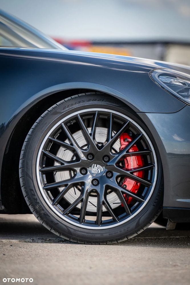 Porsche Panamera Turbo - 18