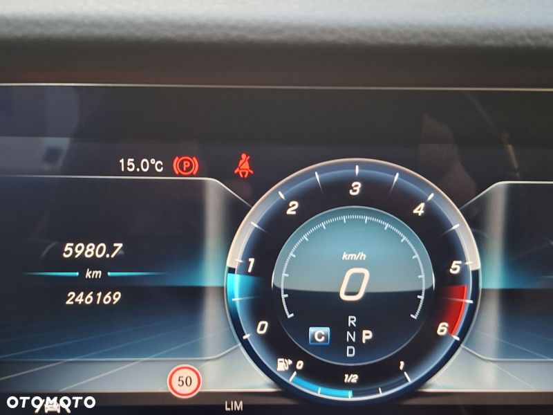 Mercedes-Benz Klasa E 400 d 4-Matic 9G-TRONIC - 32