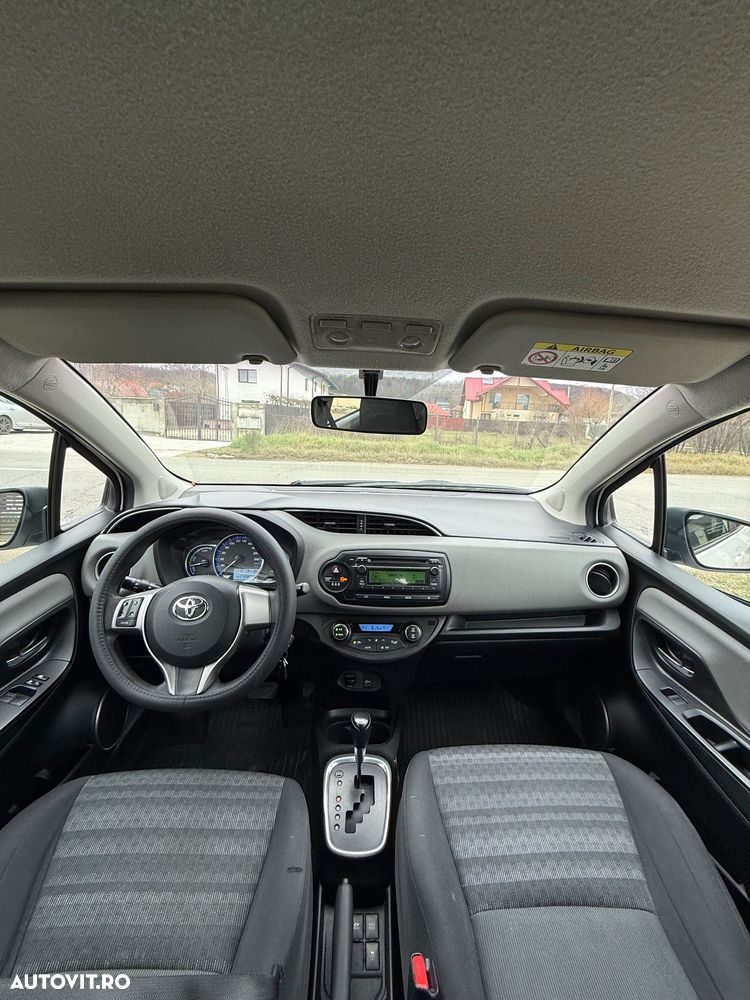 Toyota Yaris 1.5 VVT-i HSD Eco - 10