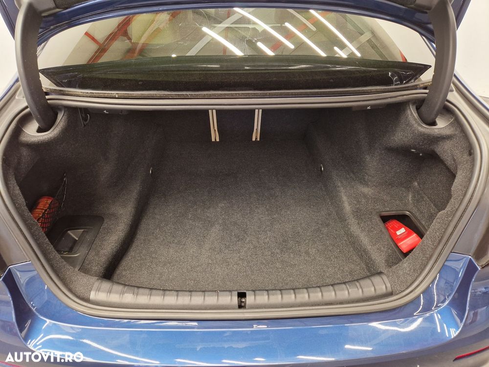 BMW Seria 5 530i xDrive Aut. - 11