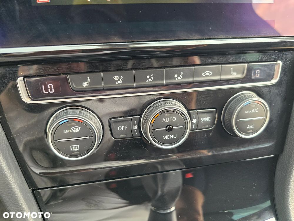 Volkswagen Golf - 31