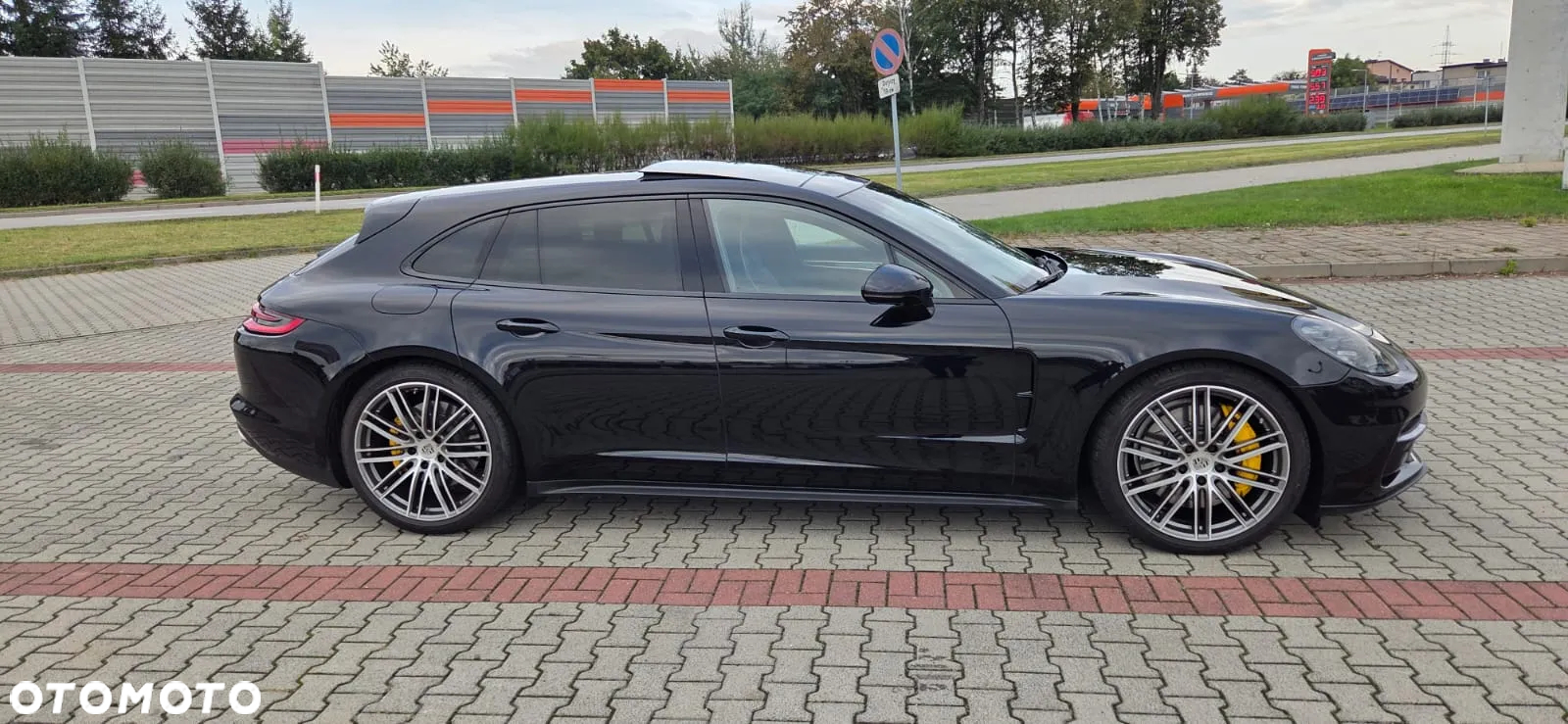 Porsche Panamera 4S Sport Turismo - 2