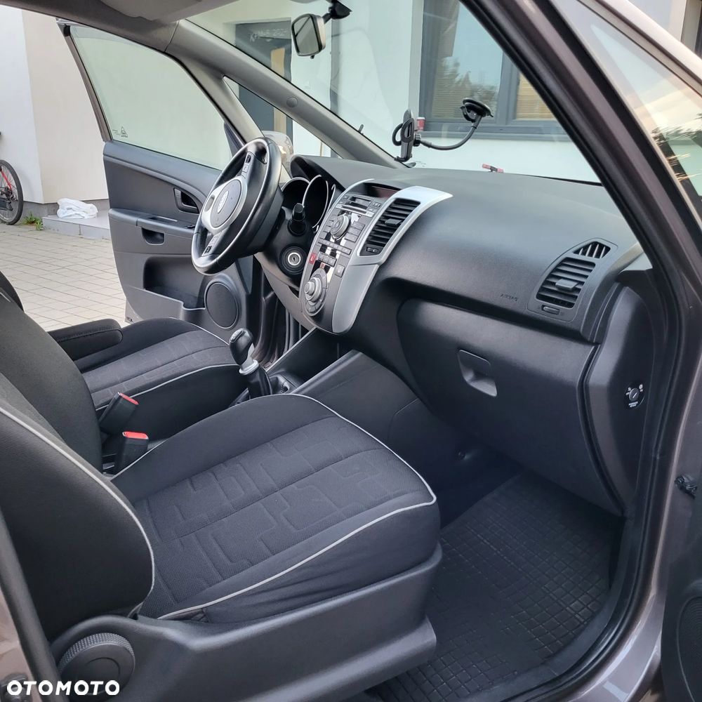 Kia Venga 1.6 L - 6