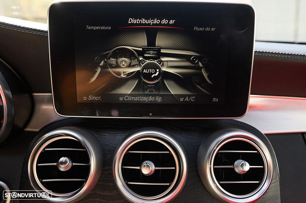 Mercedes-Benz C 220 d Coupe 4Matic 9G-TRONIC AMG Line - 40
