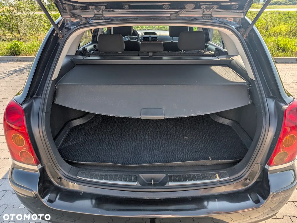 Toyota Avensis 2.0 D-4D - 9