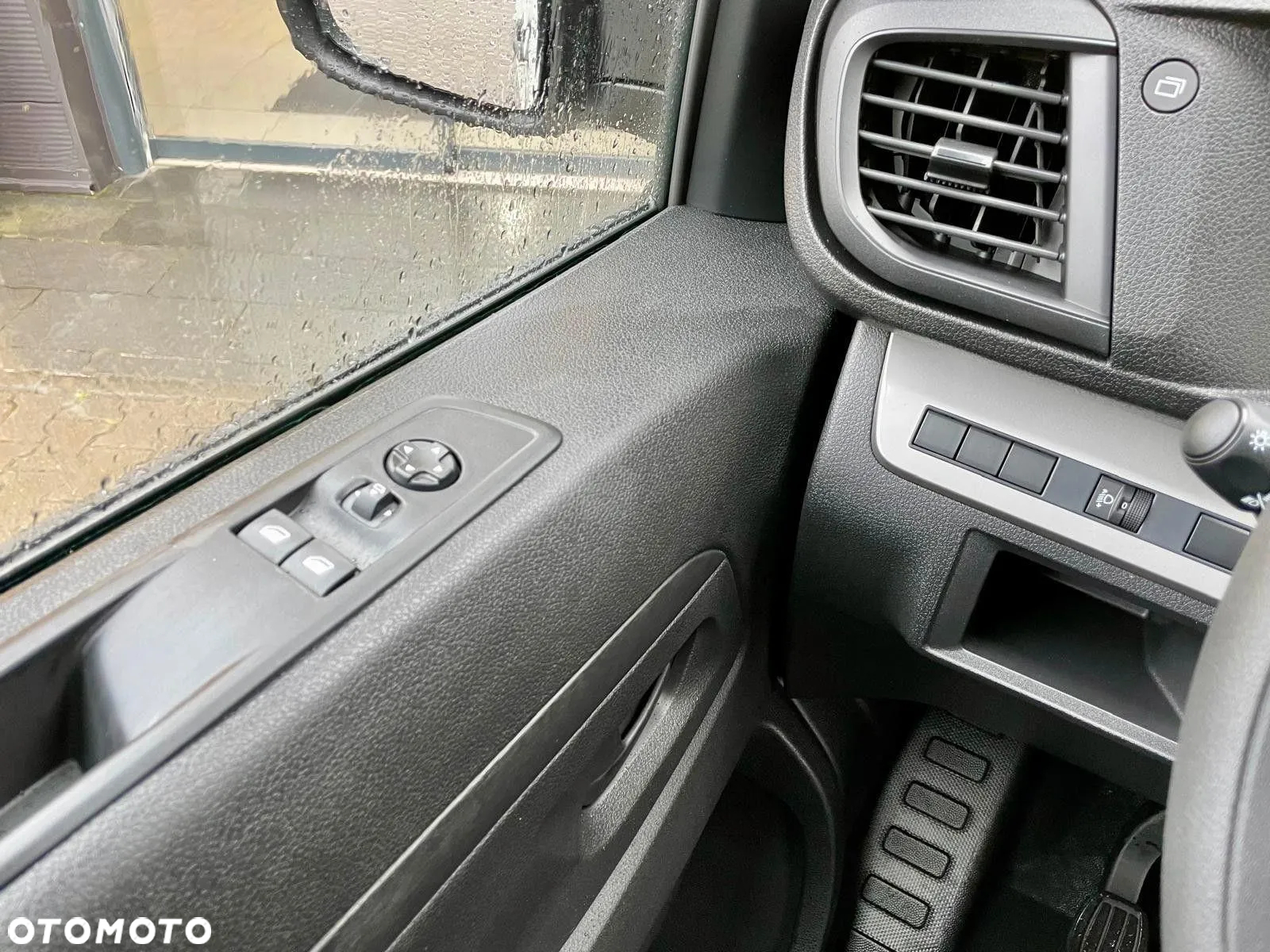 Opel Vivaro Furgon Extralong 144KM M6 - 12