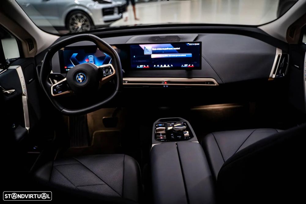 BMW iX xDrive 40 - 16
