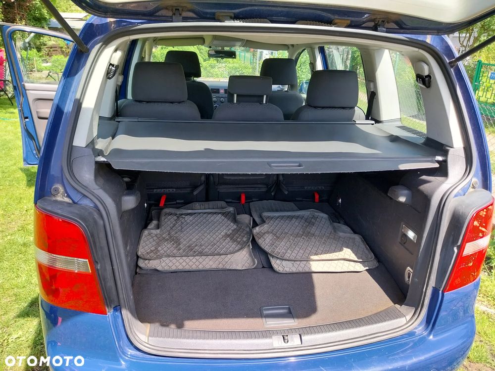 Volkswagen Touran - 20