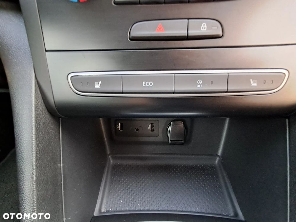 Renault Megane ENERGY TCe 100 LIFE - 30