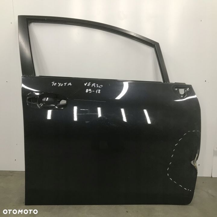 DRZWI TOYOTA VERSO 09-18r PRAWY PRZÓD PRAWE PRZEDNIE