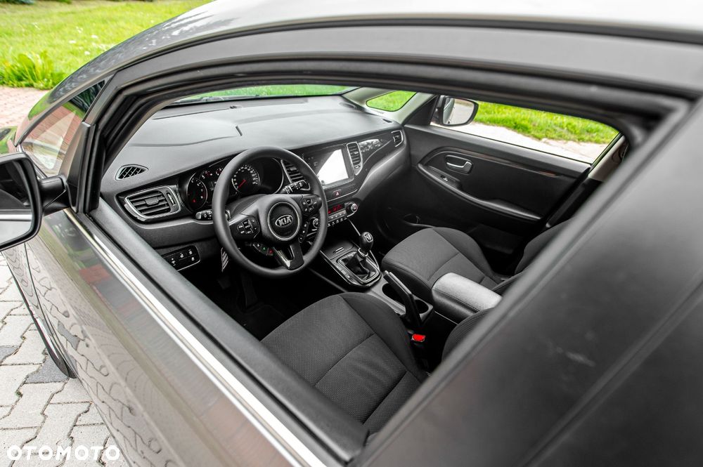 Kia Carens 1.6 GDI ISG Spirit - 19