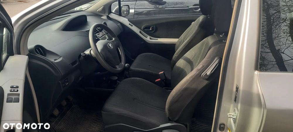 Toyota Yaris 1.0 VVT-i Luna - 9