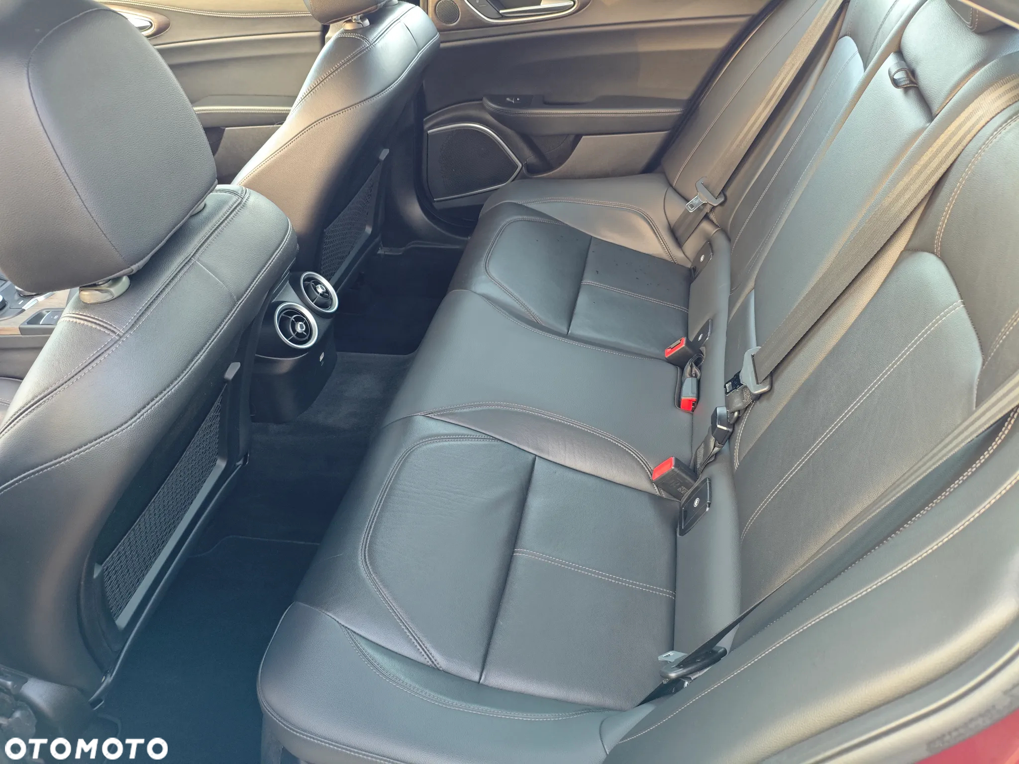 Alfa Romeo Giulia 2.0 Turbo 16V AT8-Q4 Ti - 21
