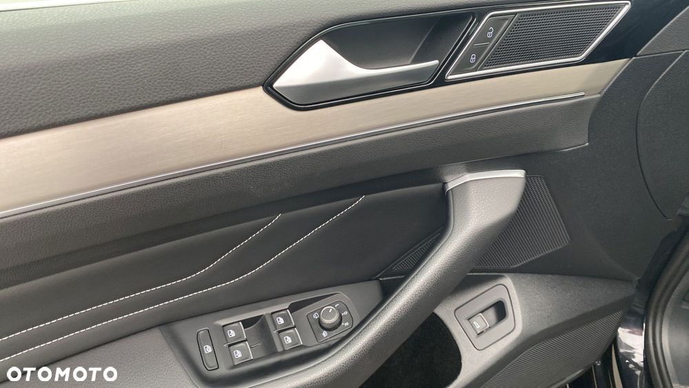 Volkswagen Passat - 16