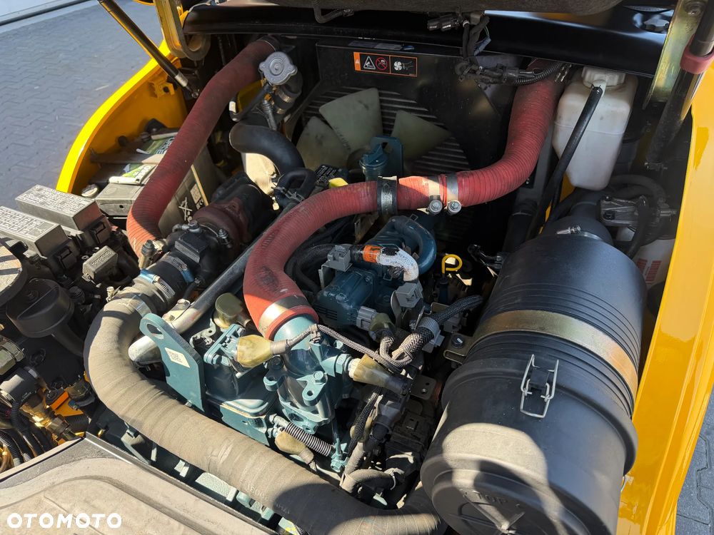 Hyundai 30D-9 - 22