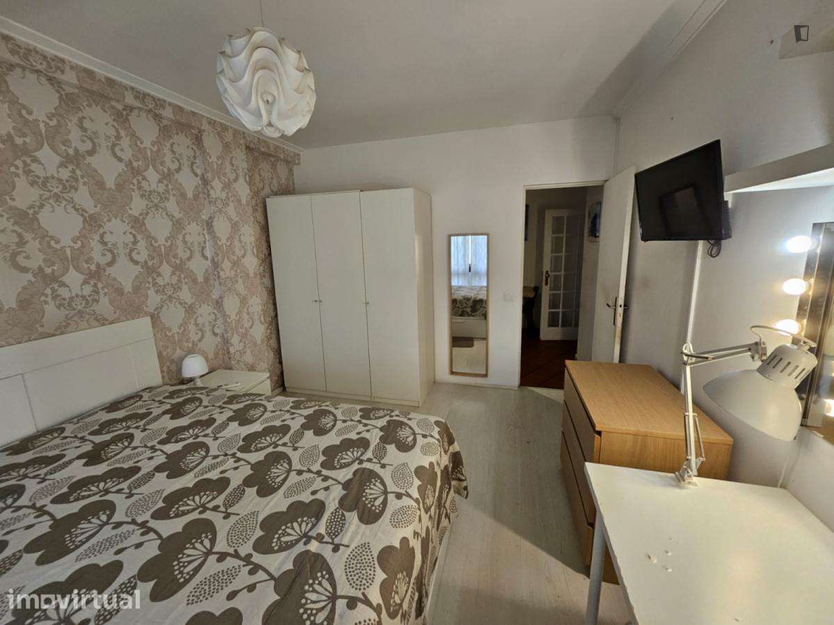 Quarto - localizado em Paranhos Porto - Grande imagem: 5/10