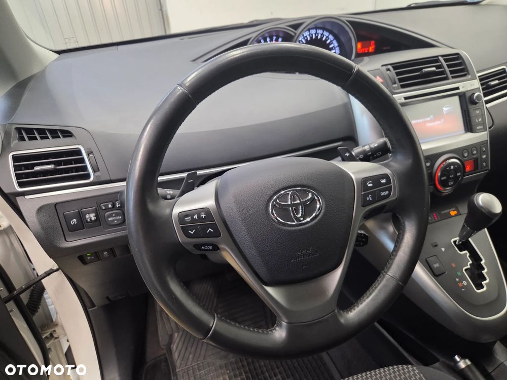 Toyota Verso 1.8 Multidrive Edition - 16