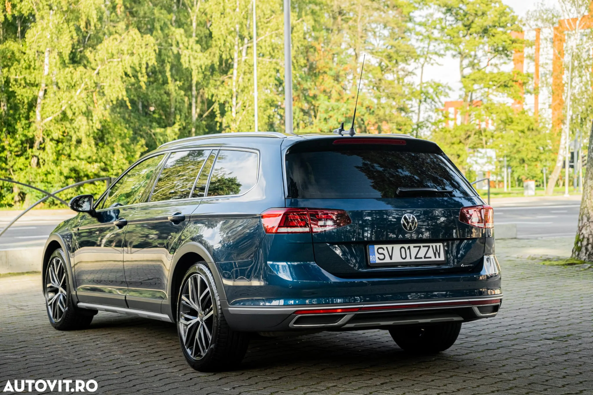 Volkswagen Passat Alltrack 2.0 TDI DSG 4Motion - 3