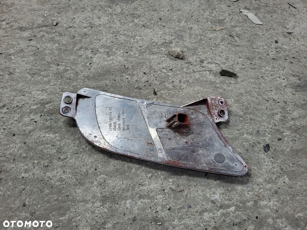 KR ODBLASK PRAWY TYŁ FORD KUGA 20- LV4B-13B414 - 2