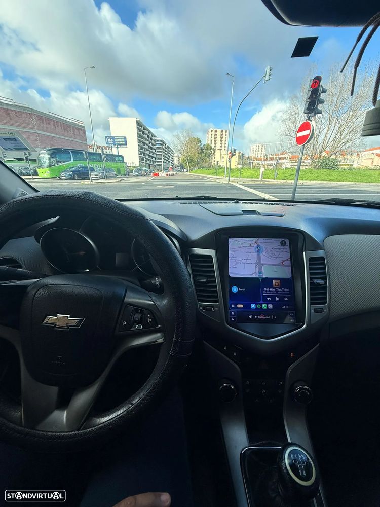 Chevrolet Cruze 1.6 LS - 18